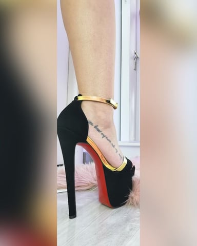 TinaDevin photo