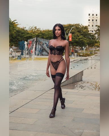 AlondraDuque foto