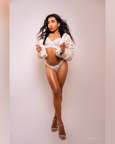 GabyRave foto