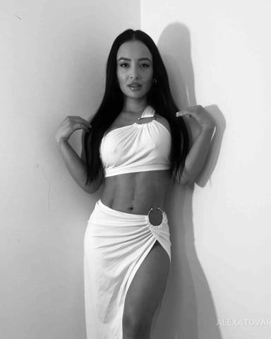 AlexaTovar photo