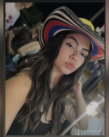 LyliEvanz foto