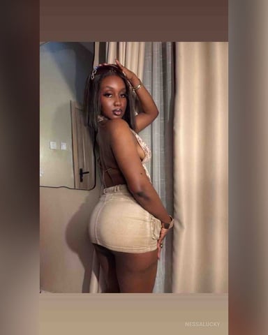 NessaLucky foto