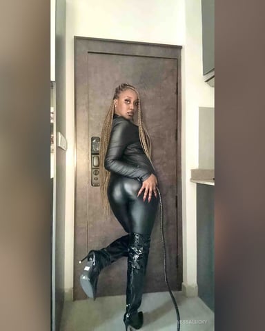 NessaLucky foto