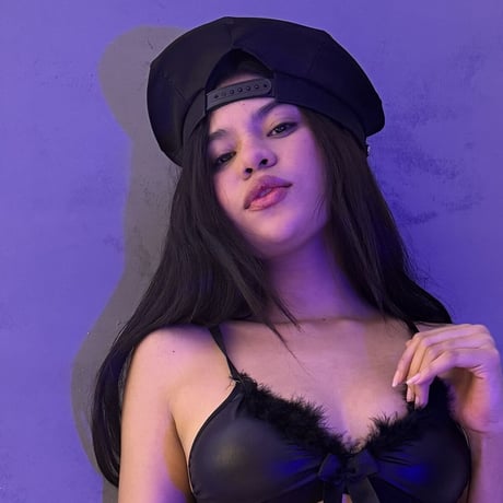 Emma Jhones