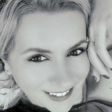 Mayra White