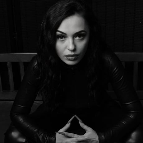 Claire Bond
