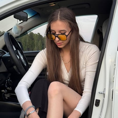 Bella Markosis