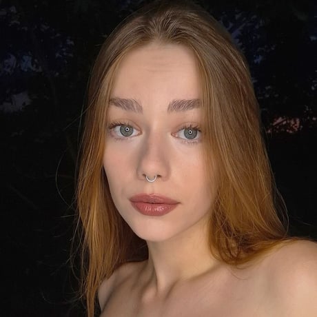Emillia Fox