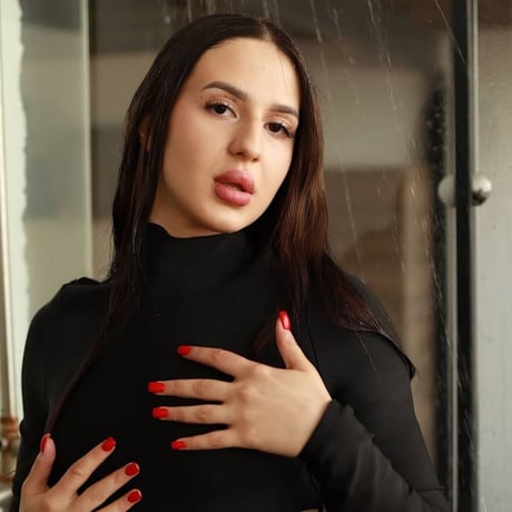 Layla Kensington