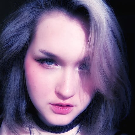 Violett Woods