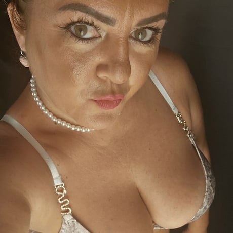 Angela Daysy