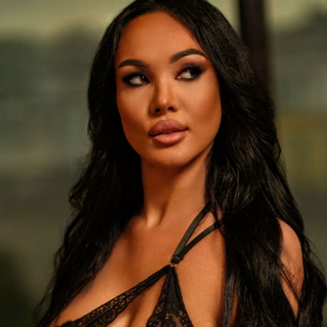 Amira Luxe
