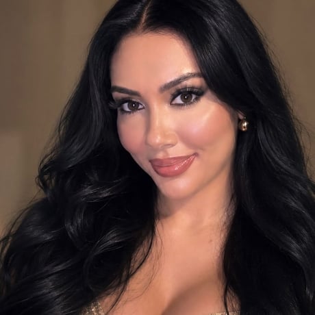 Kelly Zouj