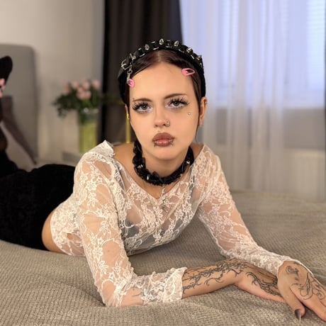 Vivian Skye