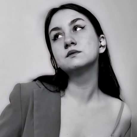 Polly Bloomm