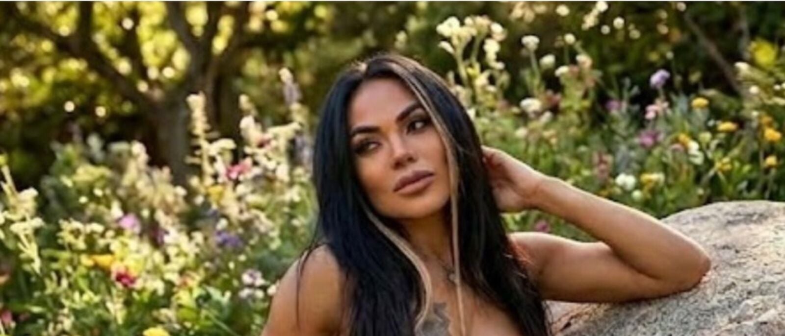 AlisonDominguez Cover-Foto